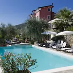 Le Ville Relais Hotel 3*