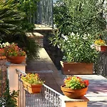 Le Relais Hotel
