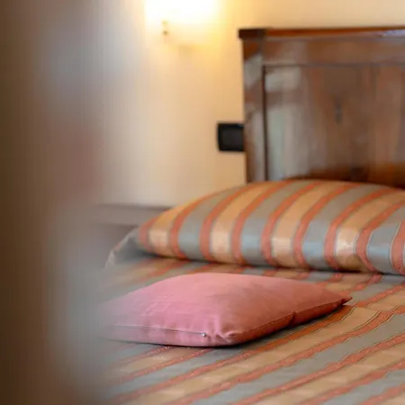 Le Ville Relais Hotel