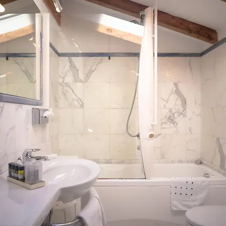 Hotel Le Ville Relais 3*