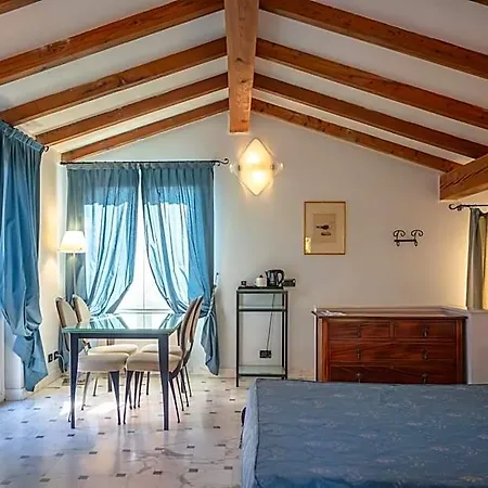 Le Ville Relais Hotel