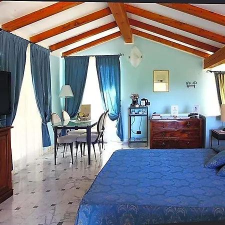 Le Ville Relais Hotel