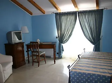 Hotel Le Ville Relais 3*